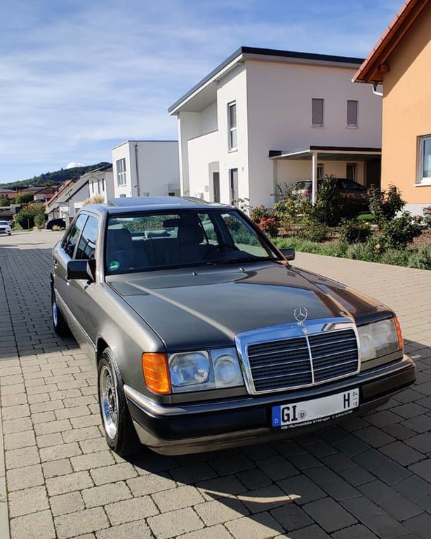 Bild des Angebotes Mercedes-Benz 260 E W124 - H-Zulassung 113.568 km 2. Hand