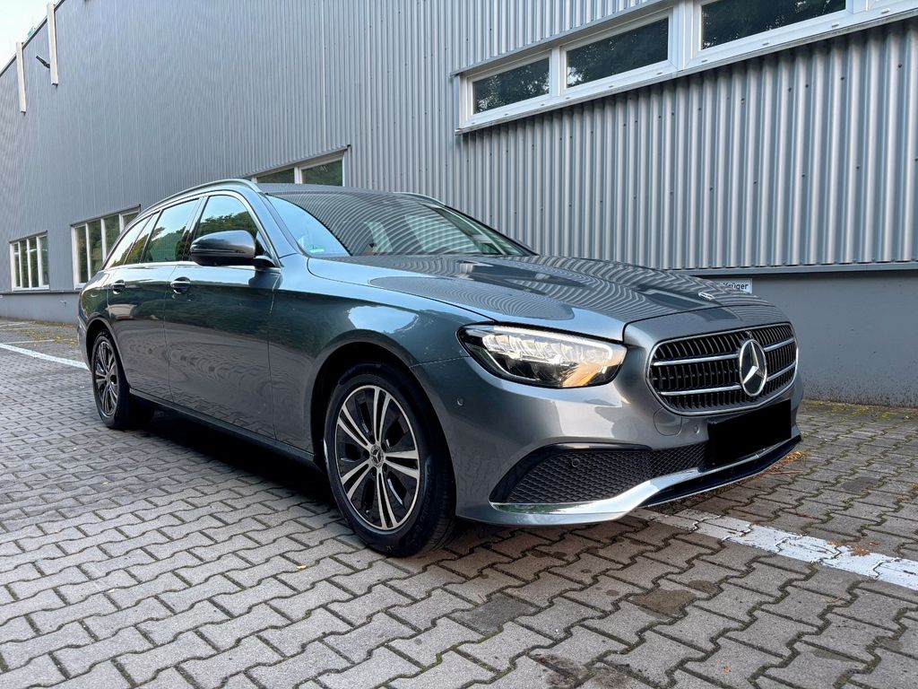 Bild des Angebotes Mercedes-Benz E 220 d 4MATIC T Aut.  AHK MBUX P.ASS LED 360°