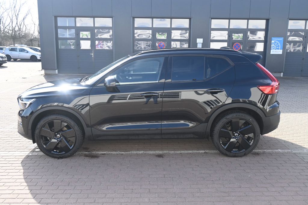Bild des Angebotes Volvo XC40 B3 Plus Black Edition *360°*ACC*NAV*LED*PAN