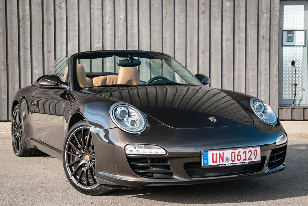 Porsche 911 Carrera Cabrio Macadamia Metallic/ BOSE/ NAV