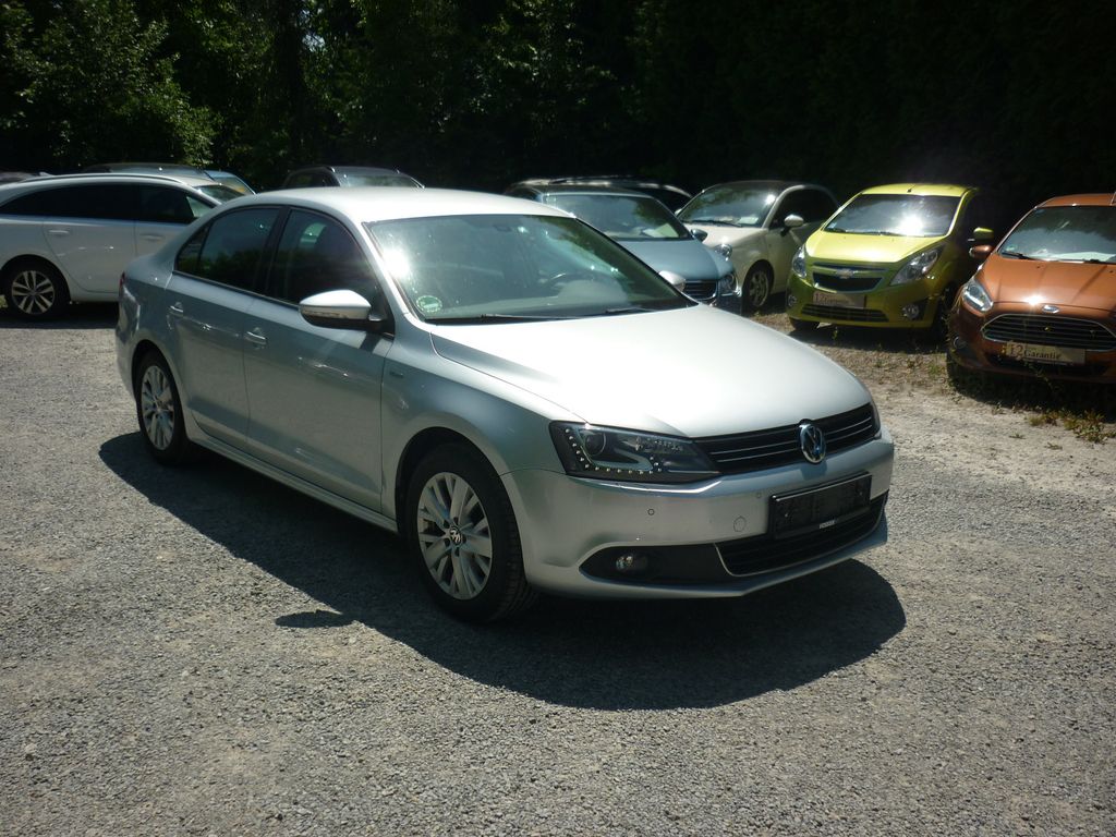Bild des Angebotes Volkswagen Jetta VI Life* Klima* Xenon* Sitzheizung*