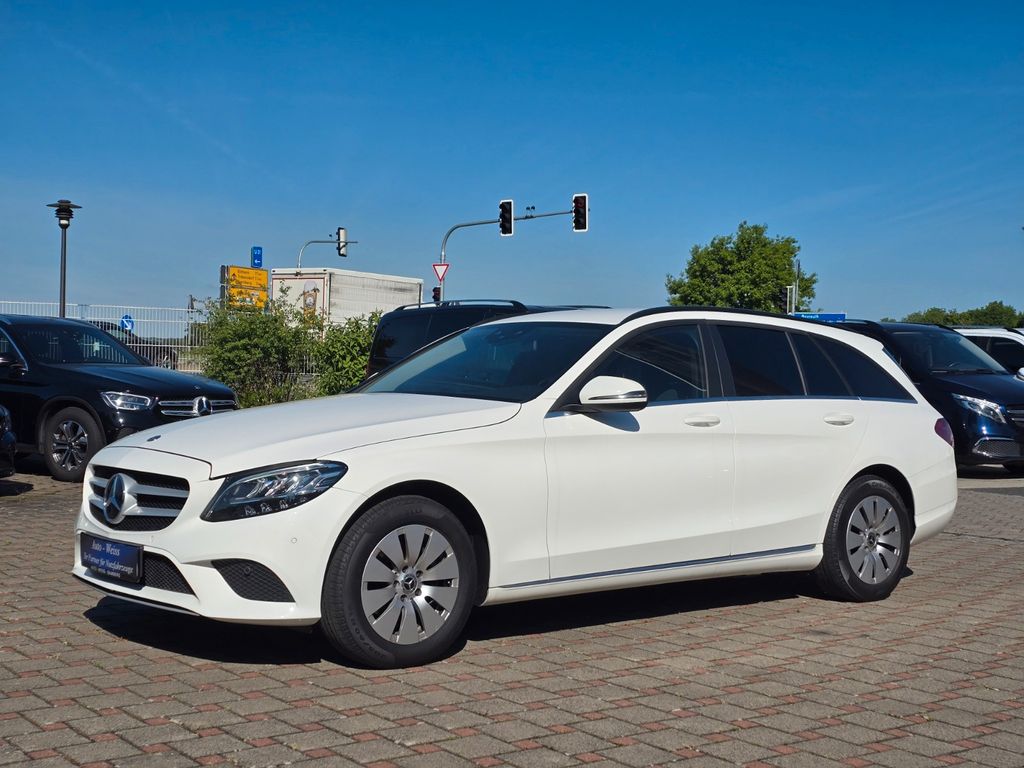 Bild des Angebotes Mercedes-Benz C 180d.9-G.NAVI.DAB.CARPLAY.LED.RFK.AHK.1 HAND.