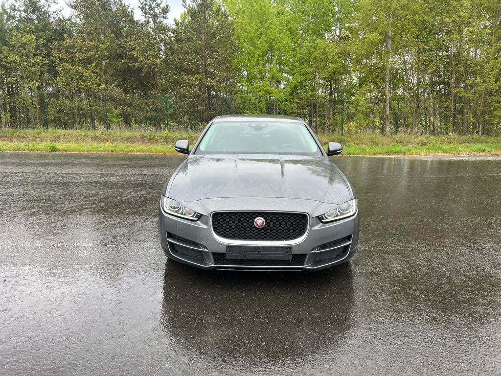 Bild des Angebotes Jaguar XE E-Performance 163PS Pure