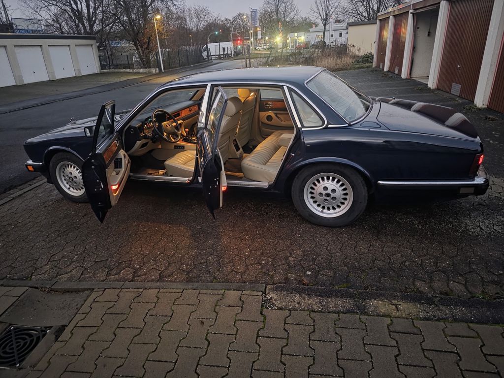 Bild des Angebotes Jaguar XJ40 Sovereign 3.2 - Handschalter - H-Kennz.