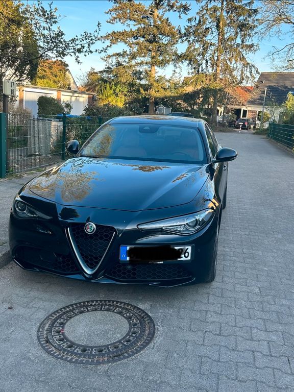 Bild des Angebotes Alfa Romeo Giulia 2.0 Turbo 16V 147kW AT8 Lusso Lusso