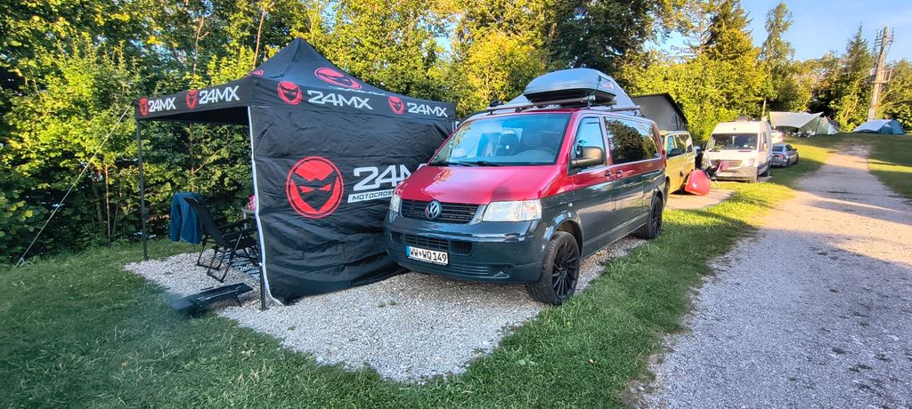 Bild des Angebotes Volkswagen T5 Kombi LR 2x Schiebetür Airliner Boden Camping