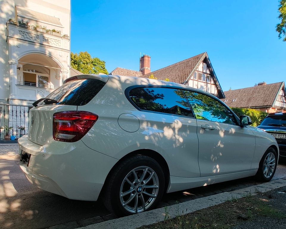 Bild des Angebotes BMW 114i Advantage Plus Paket, KeylesGo, 1.Hand, TÜV