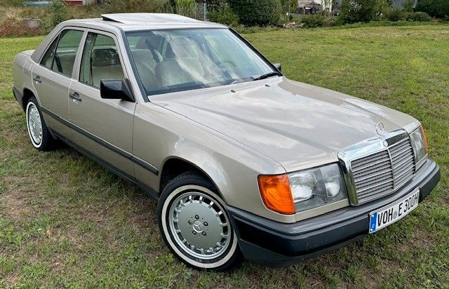 Bild des Angebotes Mercedes-Benz 300E