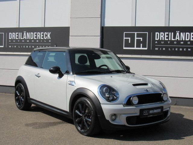 Bild des Angebotes MINI Cooper S John Works Auspuff Pano Navi Bi-Xenon