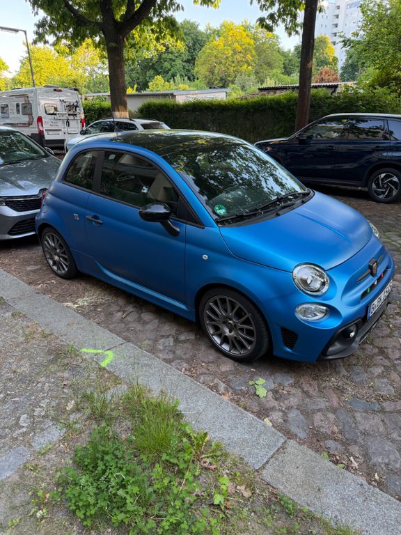Bild des Angebotes Abarth 695 1.4 T-Jet 16V 695 - Matt-Blau neuwertig