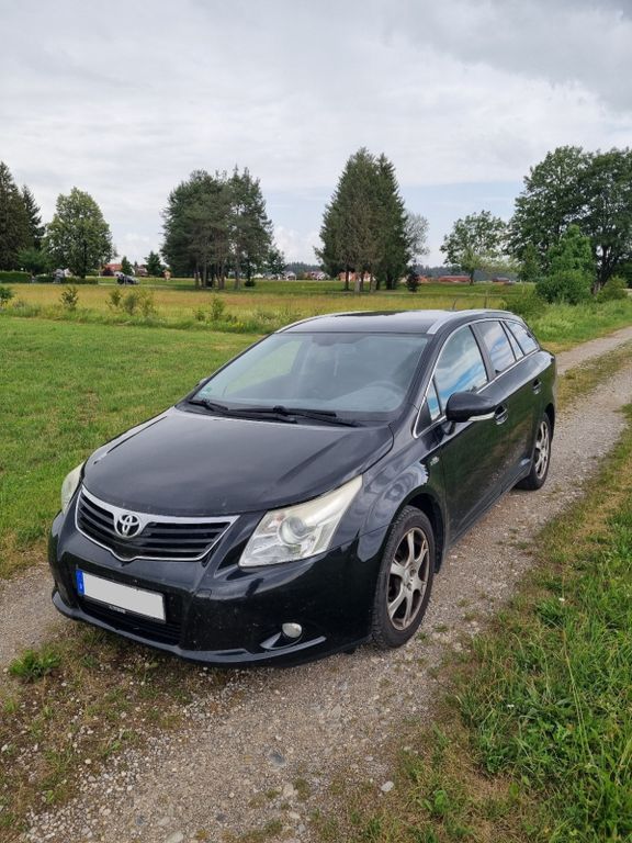 Toyota Avensis Combi Executive 2.2 D-Cat Executive