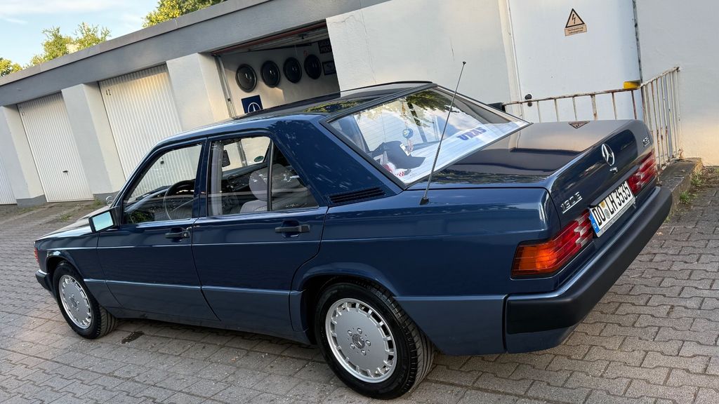 Mercedes-Benz Zeitloser W201 -190E -Tempomat - Schiebedach