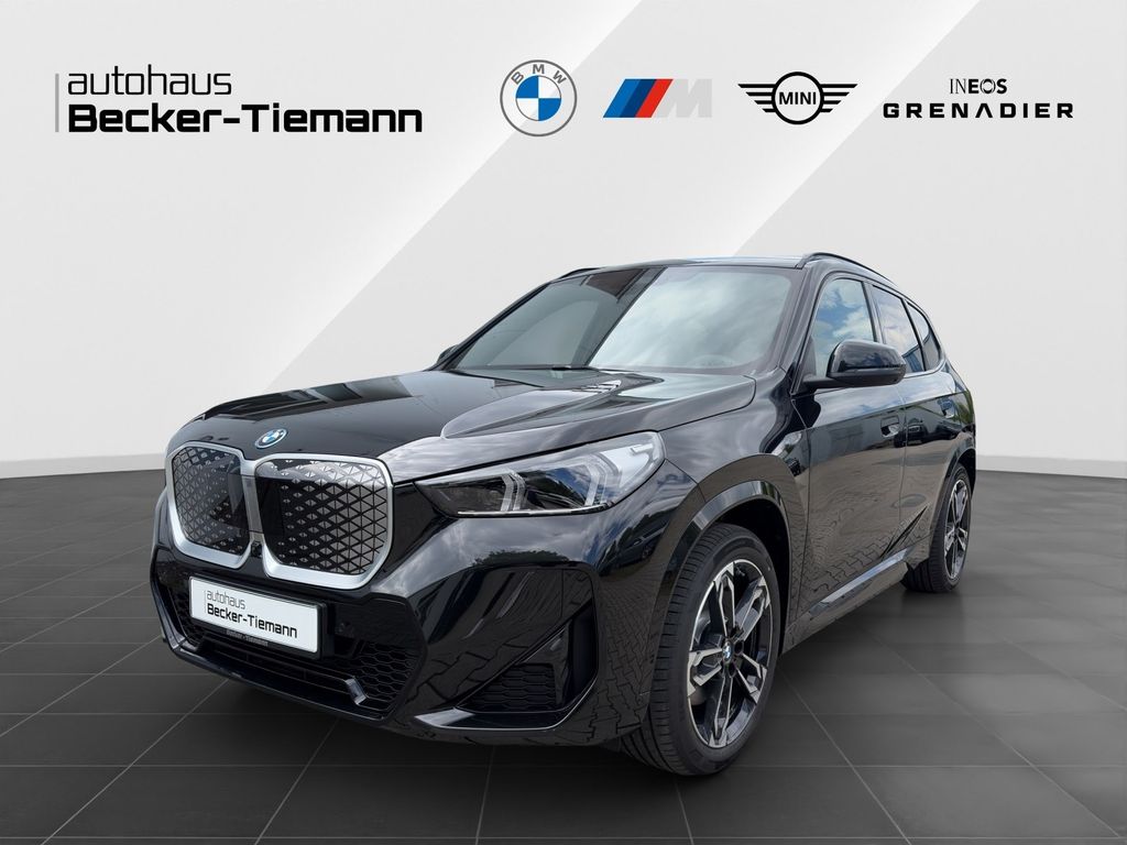 BMW iX1 xDrive30 M-Sport Head-Up Pano AHK