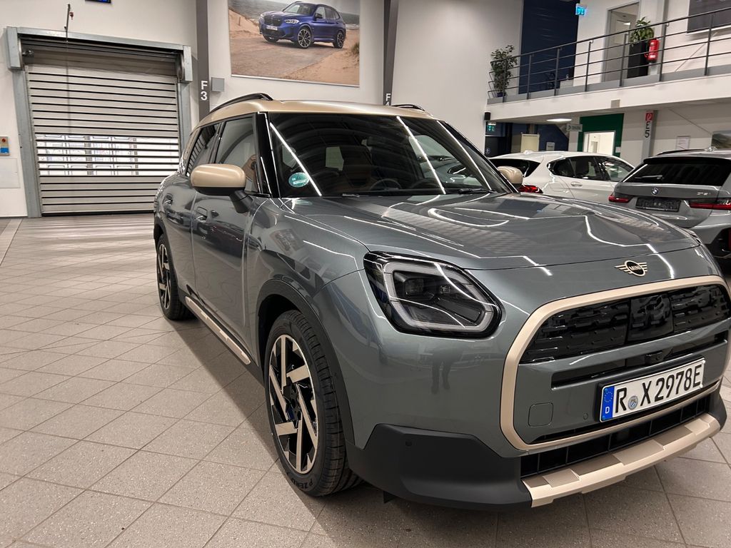 MINI Countryman E Favoured Trim XL AHK HK PROF