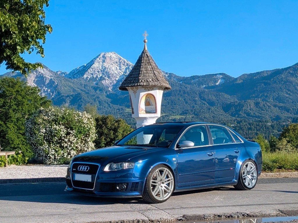 Audi RS4 Mugelloblau,Carbon,F1 Spiegel, Bilstein,BOSE