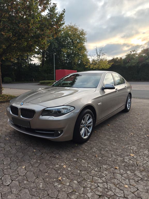 Bild des Angebotes BMW 528i Limousine