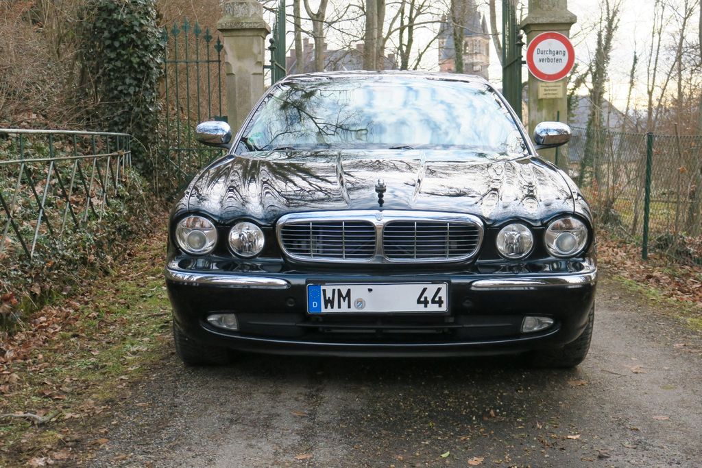Bild des Angebotes Jaguar XJ8 4.2 LWB/ TÜV   2028