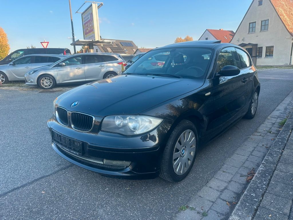 Bild des Angebotes BMW 120 i *Schiebedach*Tüv neu*Teilleder*Klima