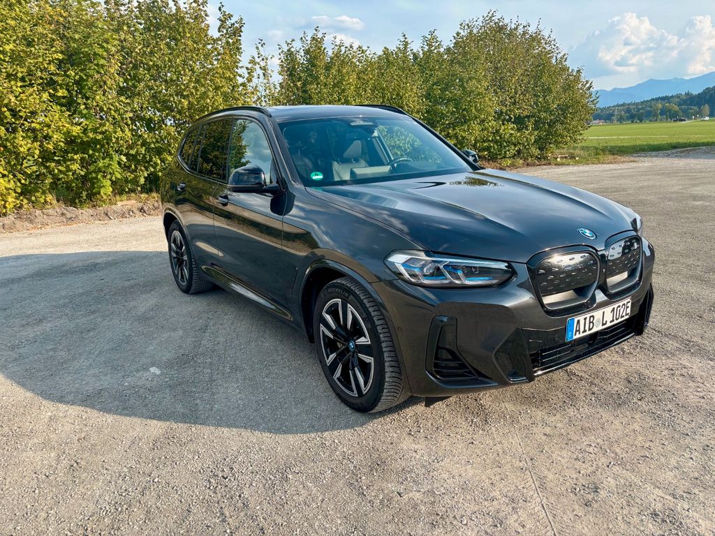 Bild des Angebotes BMW iX3 M Sport Impressive | Laserlicht | AHK | HUD