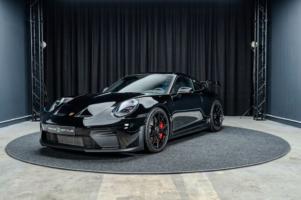 Bild des Angebotes Porsche GT3 + 1. Hand + 1.835 km + Lift + Carbon + BOSE