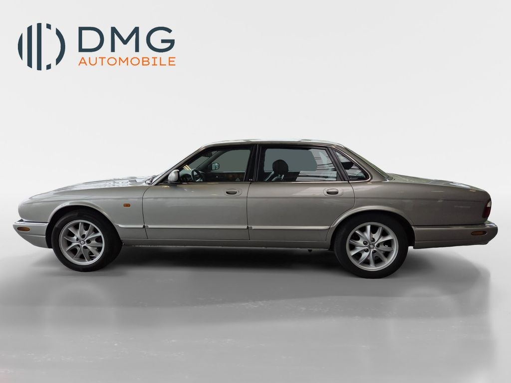 Bild des Angebotes Jaguar XJ8 3.2 Executive