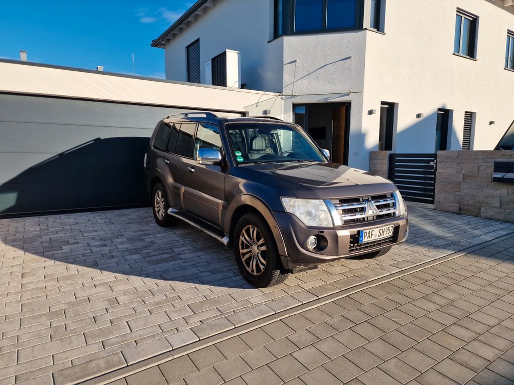 Bild des Angebotes Mitsubishi Pajero 3,2 DI-D 4WD Instyle Automatik Instyle