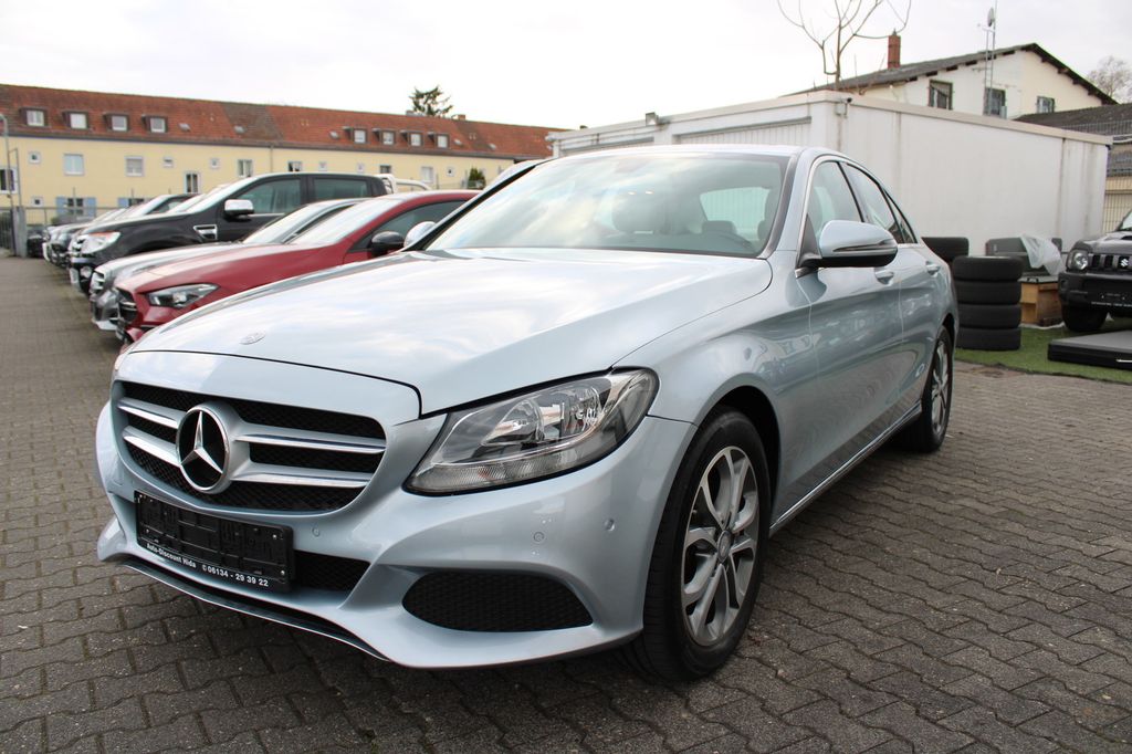 Bild des Angebotes Mercedes-Benz C 400 4Matic AMG Line 1.Hand*wenigKM*8-fachBerei