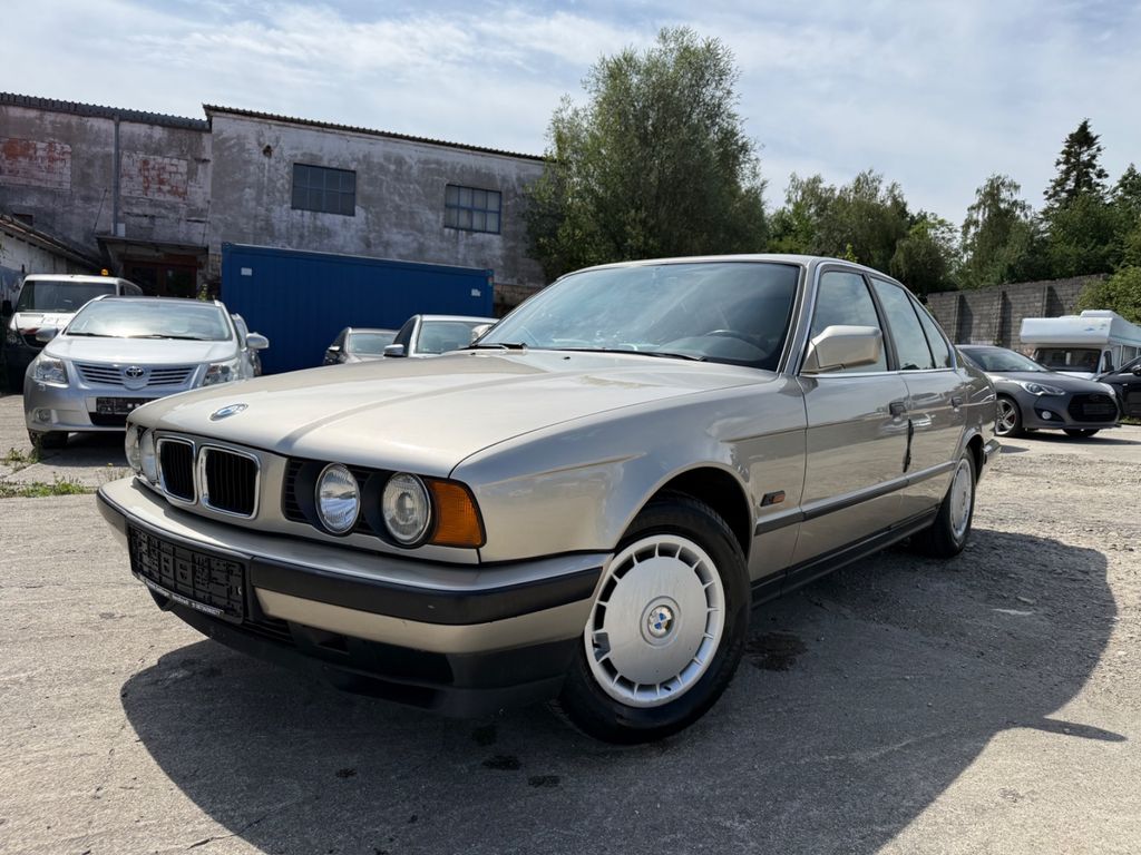 Bild des Angebotes BMW 520i E34 Lim.*6-ZYLINDER*2-HAND*MANUAL*