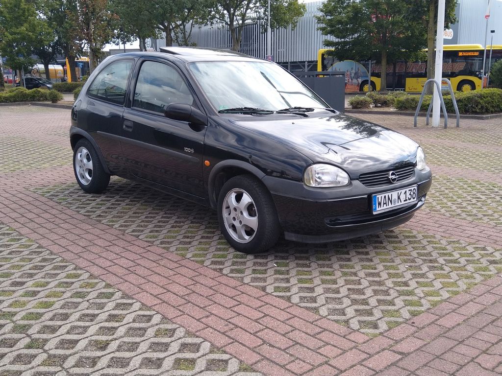 Opel Corsa 1.2 16V Edition 100 HU 05/28