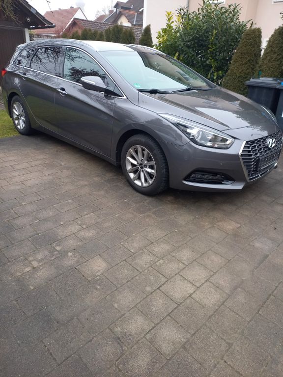 Bild des Angebotes Hyundai i40 blue 1.6 GDI Space TÜV neu bis August 2028