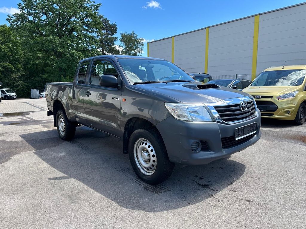 Toyota Hilux Extra Cab 4x4