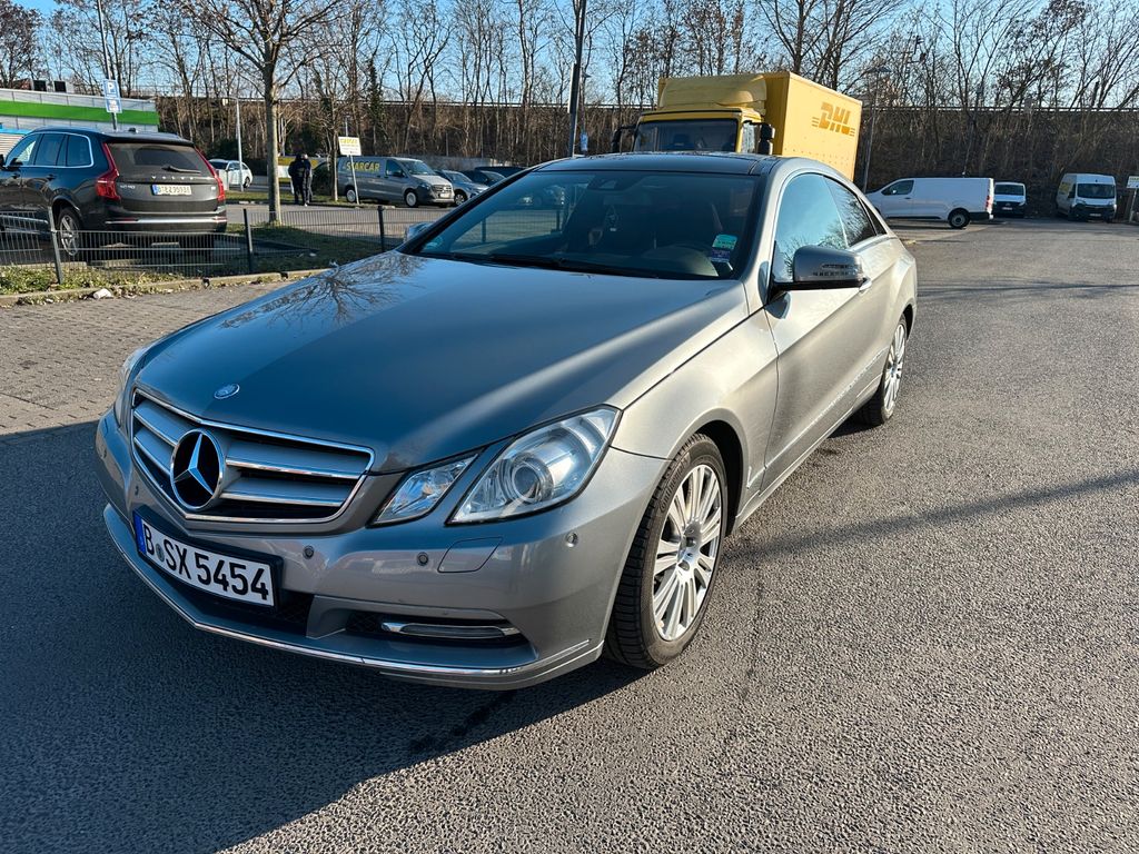 Bild des Angebotes Mercedes-Benz E 250 Coupé BlueEFFICIENCY ELEGANCE