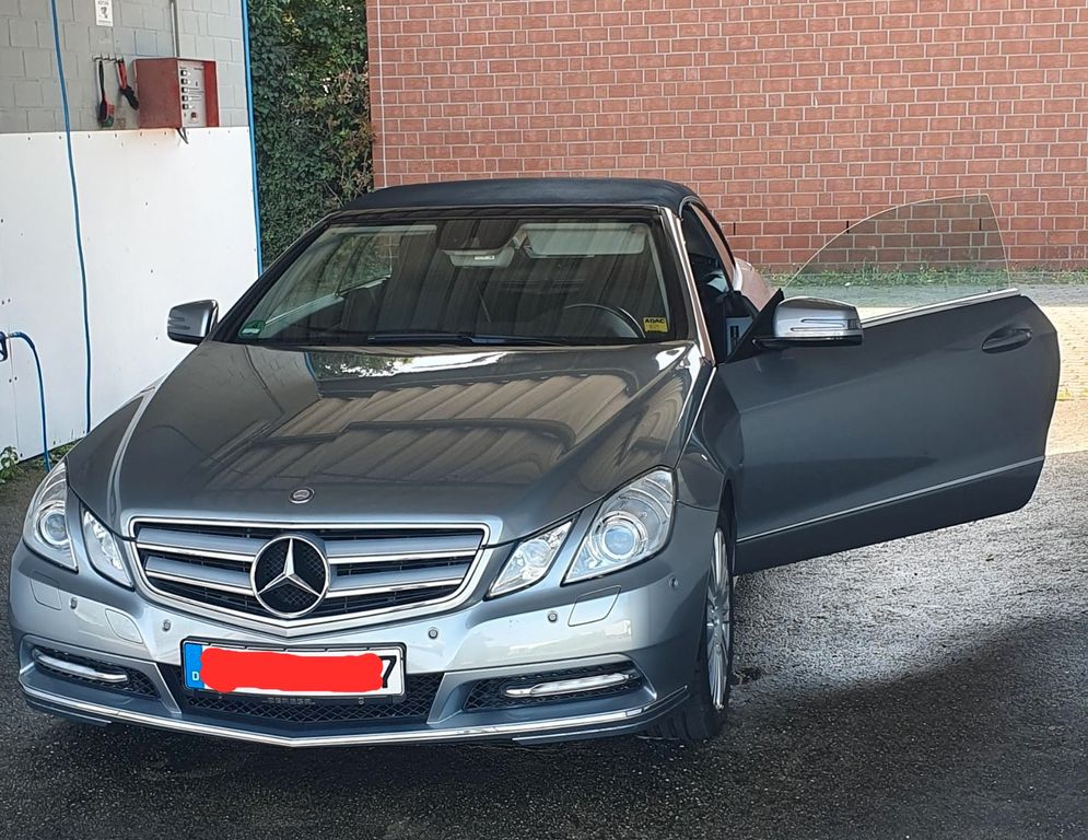 Bild des Angebotes Mercedes-Benz E220 Cabrio AT/Bi-Xenon/Leder/AHK