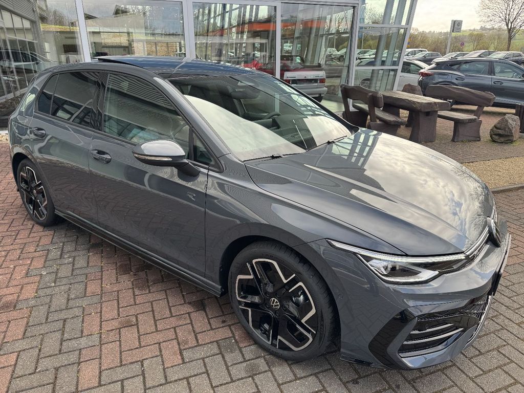 Bild des Angebotes Volkswagen Golf VIII 1.5 eTSI W R-Line ACC+AHK+LED+Navi+Pan