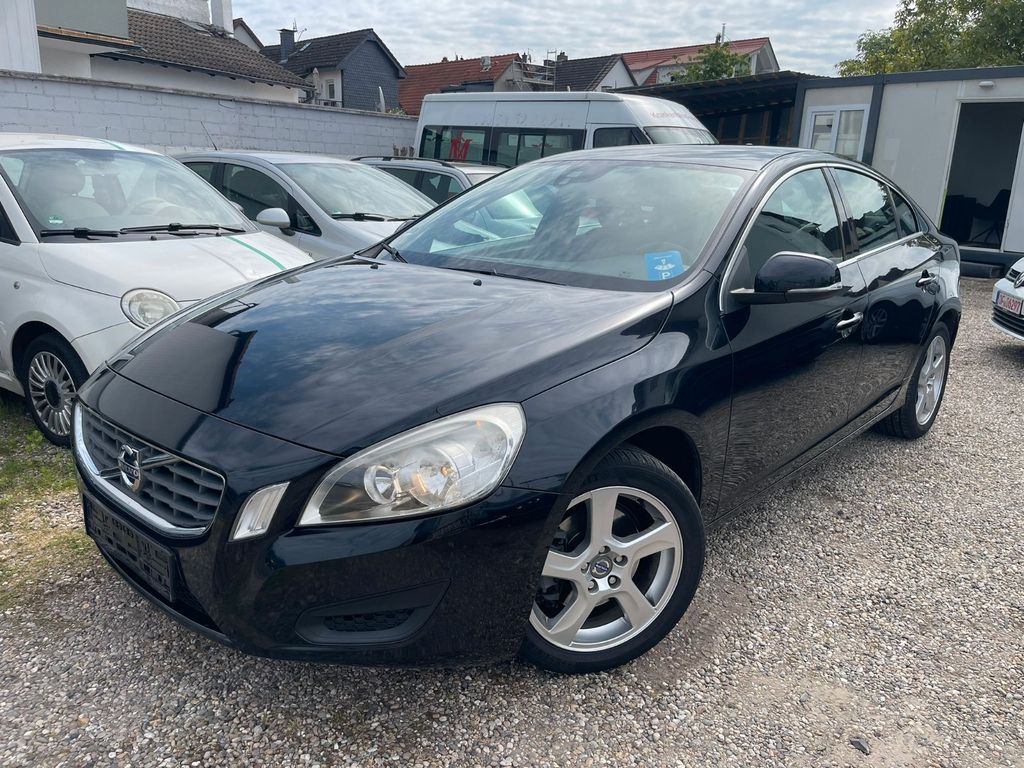 Bild des Angebotes Volvo S60 Lim. Momentum Automatik