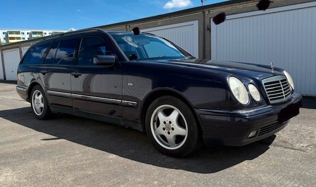 Bild des Angebotes Mercedes-Benz E 230 T AVANTGARDE Klima Sitzheizung AHK