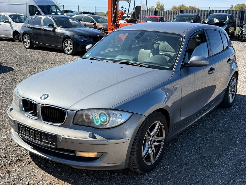 Bild des Angebotes BMW 120 1 Limousine 120 d LCI/NAVI/BI-XENON/LEDER.