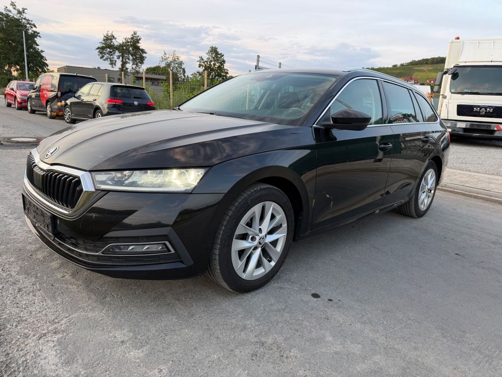 Bild des Angebotes Skoda Octavia Combi First Edition