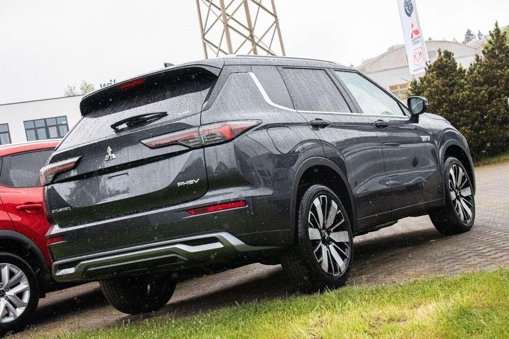 Bild des Angebotes Mitsubishi Outlander Outlander MY25 2.4 PHEV 4WD Intro Edit