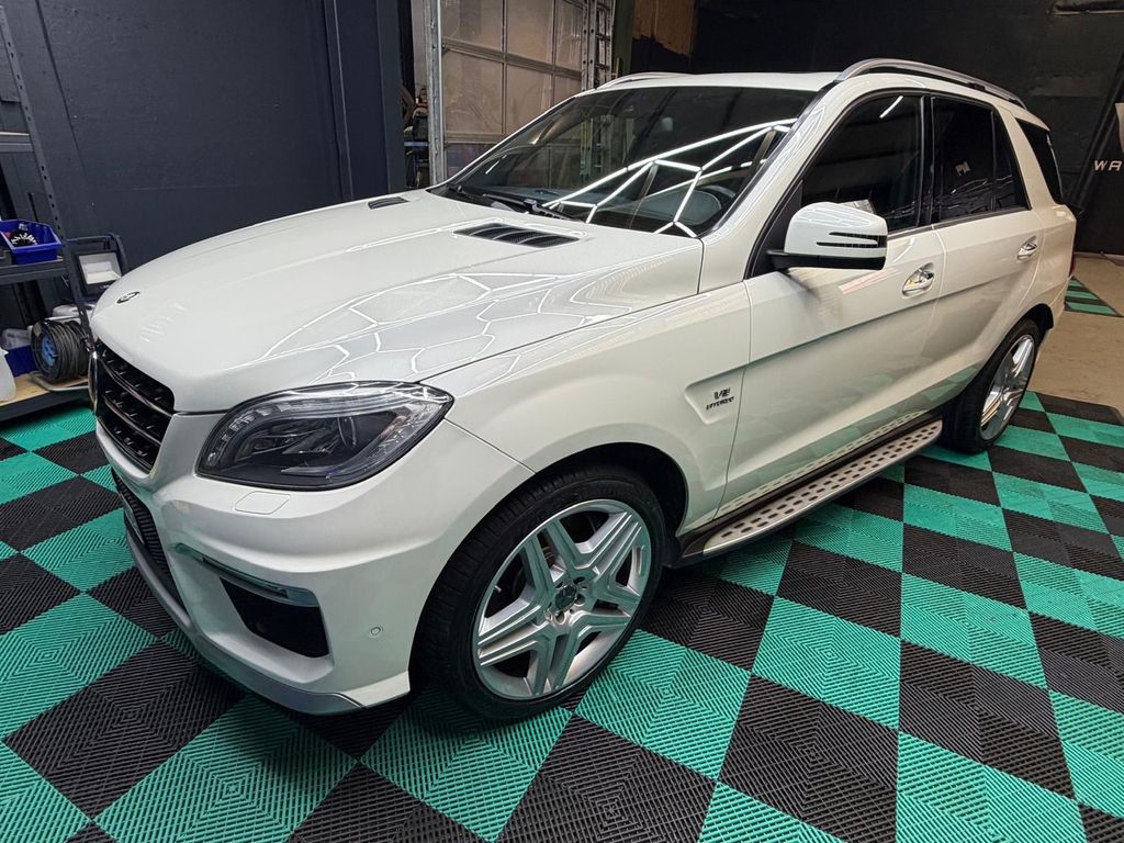 Bild des Angebotes Mercedes-Benz ML 63 AMG Performance