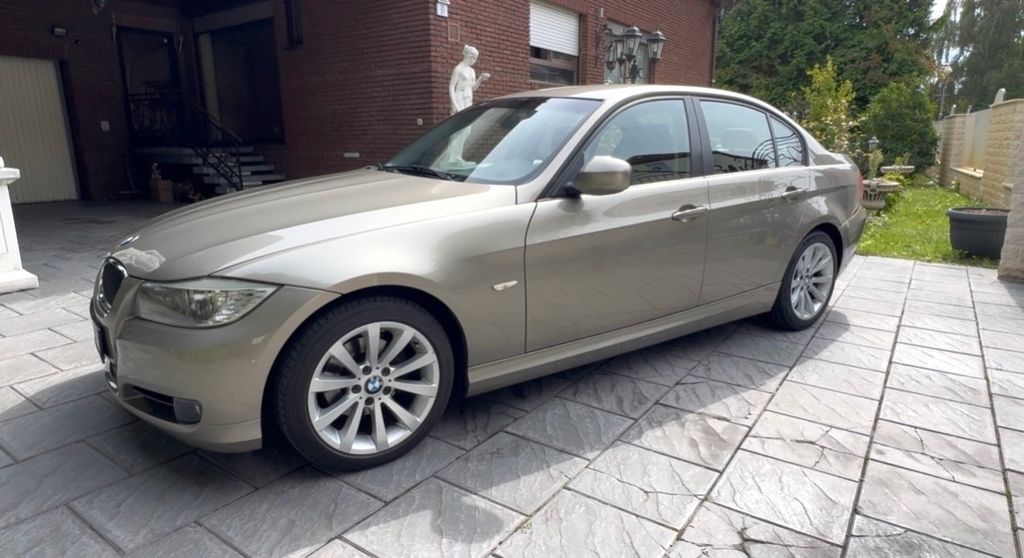Bild des Angebotes BMW 318i Limousine