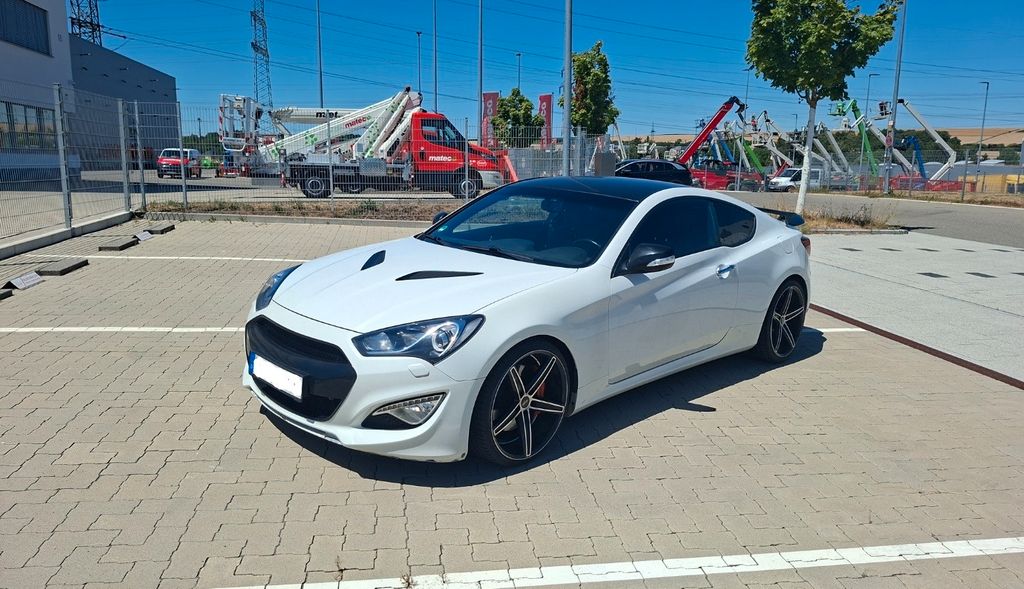 Hyundai Genesis Coupe 3.8 V6