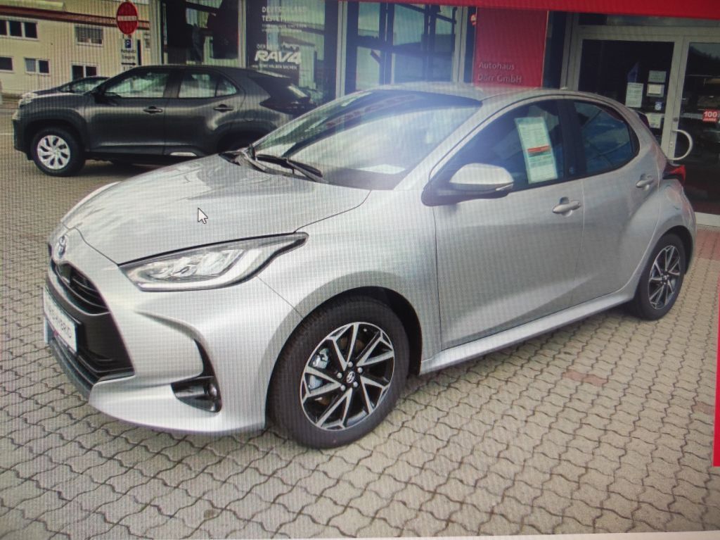 Bild des Angebotes Toyota Yaris Hybrid 1.5 VVTi Teamplayer Comfort-Paket*