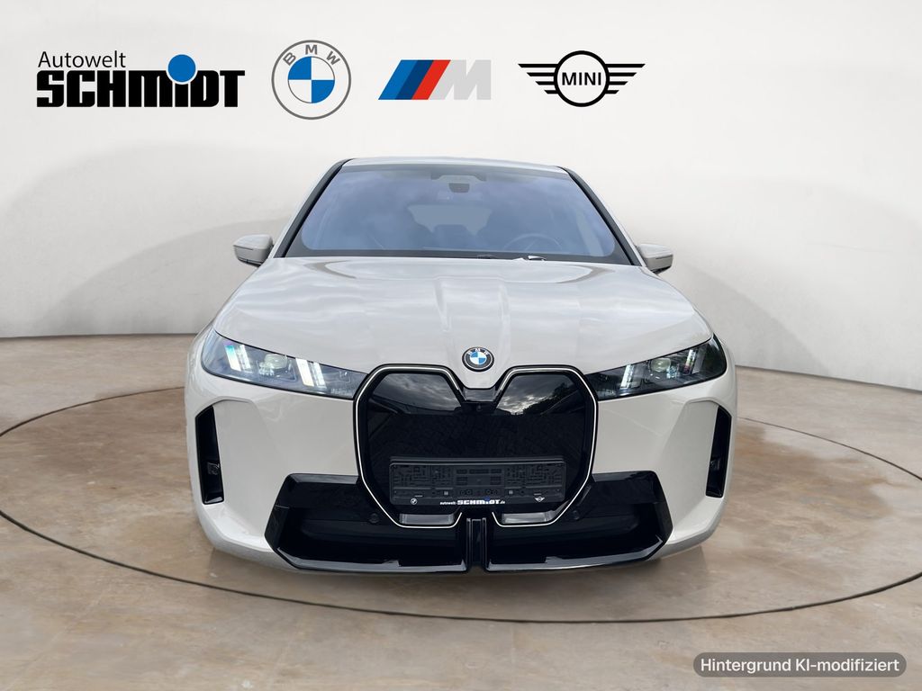 Bild des Angebotes BMW iX xDrive60 M Sport + GARANTIE-bis-10.2030