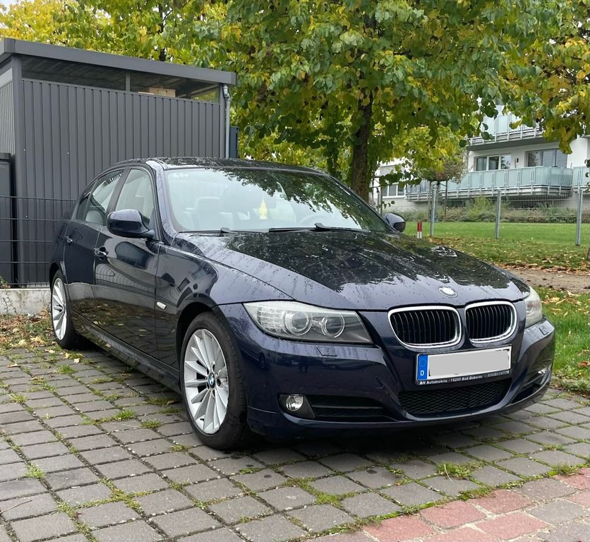 Bild des Angebotes BMW 320i - M-Paket