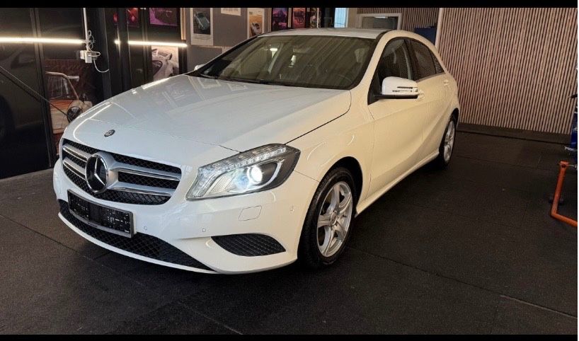 Bild des Angebotes Mercedes-Benz Mercedes Benz A180 BlueEfficiency Bi Xenon Navi