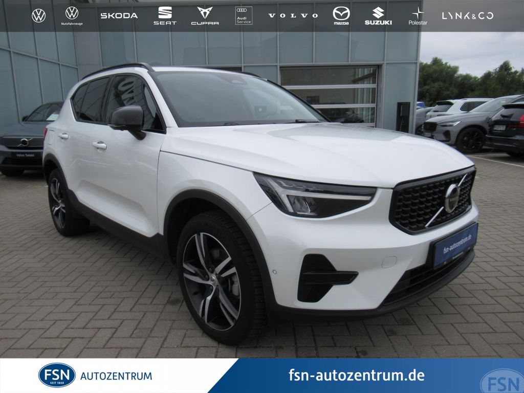 Bild des Angebotes Volvo XC40 B3 Plus Dark