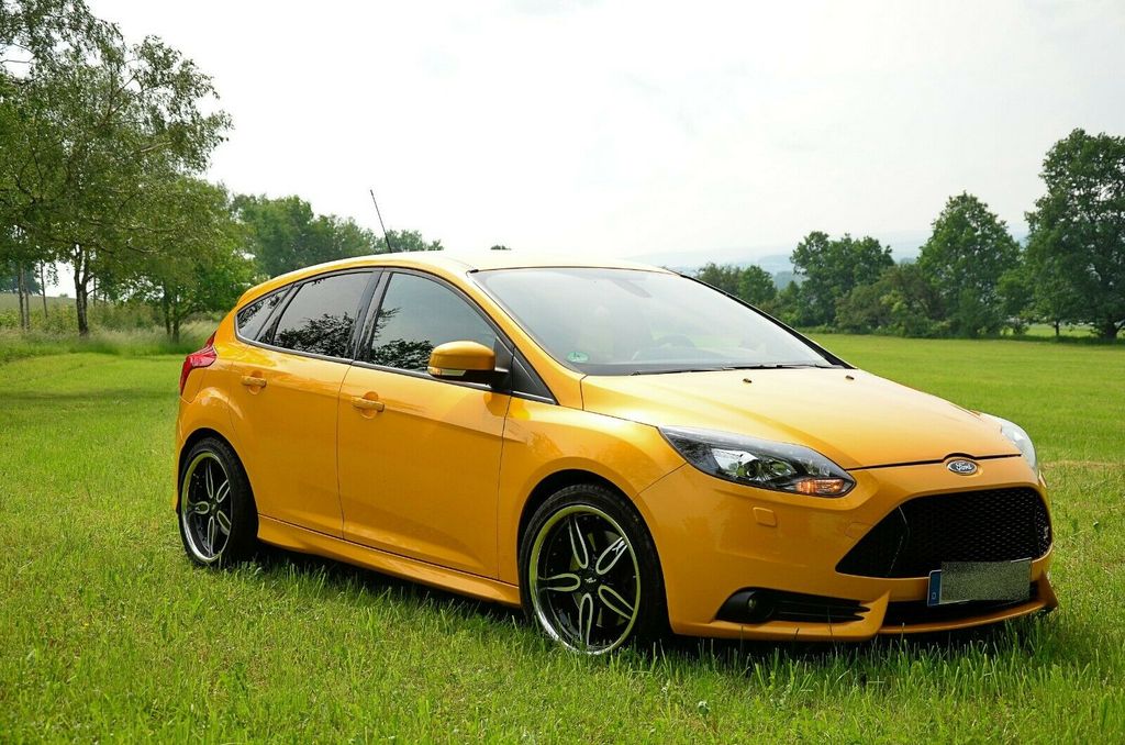 Bild des Angebotes Ford Focus 2.0 EcoBoost ST mit Leder-Sport-Paket