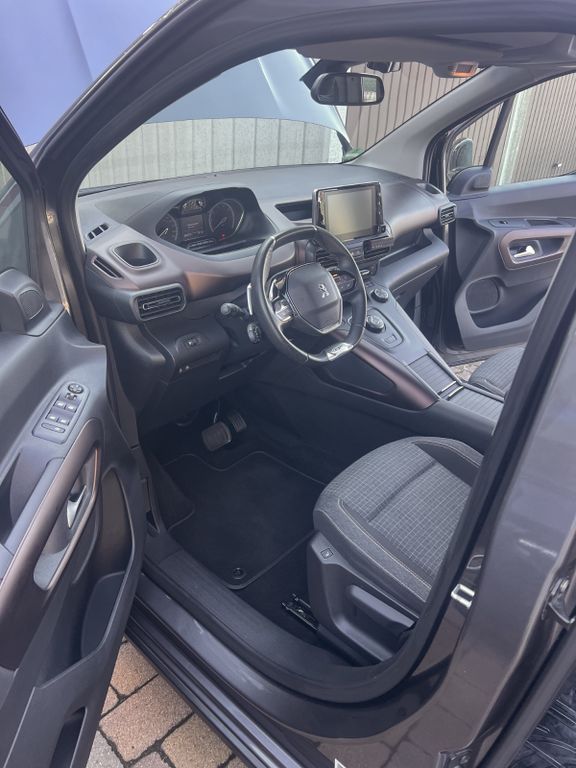 Bild des Angebotes Peugeot Rifter PureTech 130 EAT8 GT L2 7-Sitzer GT