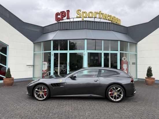 Ferrari GTC4Lusso T